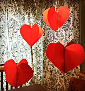 Kids' Valentine hanging hearts