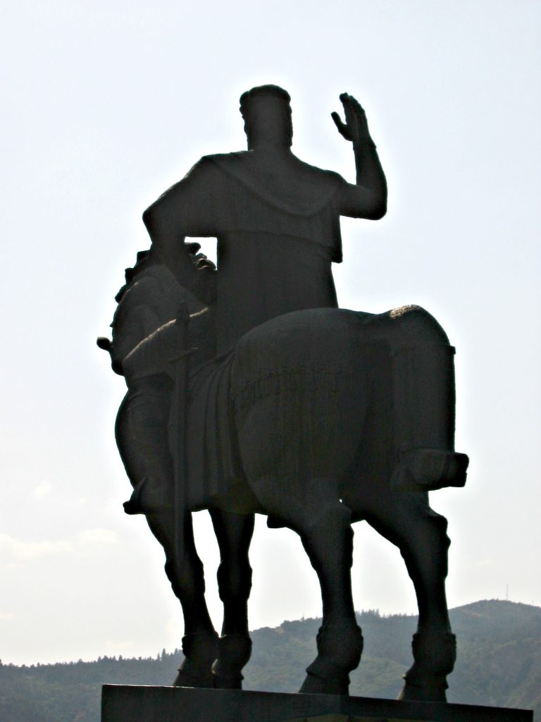 Tbilisi Vakhtang statue, Metekhi