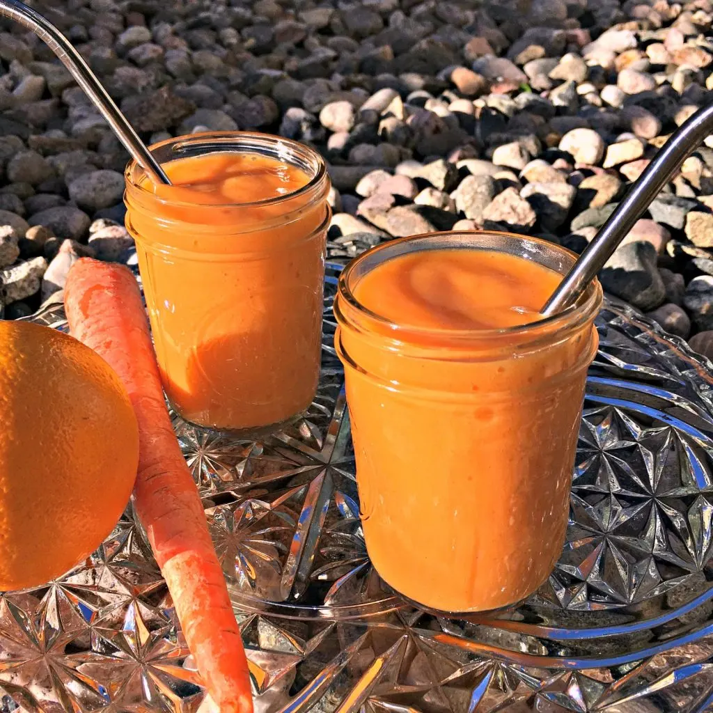 Carrot orange mango smoothie square