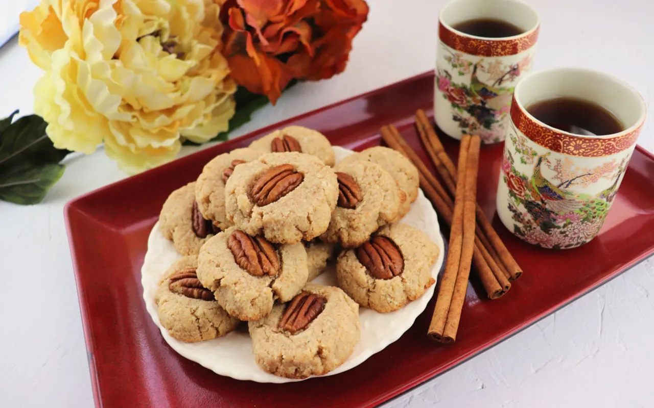 Low carb cinnamon pecan cookies