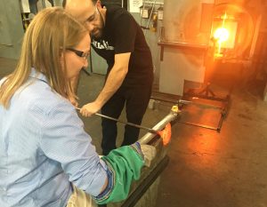 Lauren makes a glass flower at Corning Museum of Glass #myflxtbex #glassart