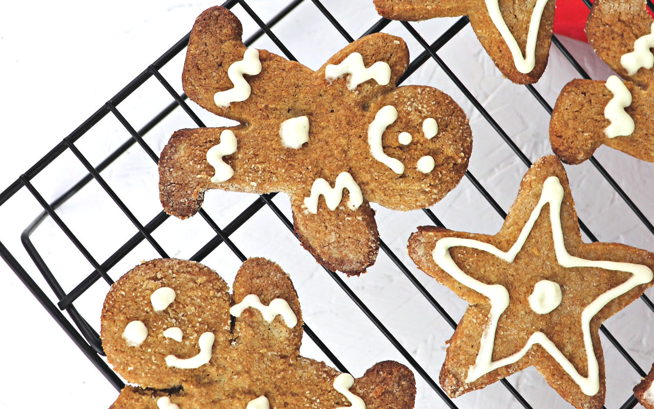 Keto Gingerbread Cookies are low carb, gluten-free smiles with ginger flavor. #lowcarbcookies #ketocookies