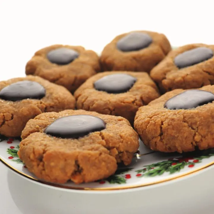 Keto peanut butter cookies on a Christmas plate. #peanutbuttercookies #ketodiet