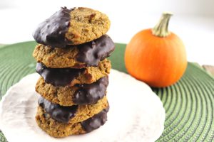 Stack of pumpkin cookies, pumpkin spice and chocolate gluten-free, low carb goodness! #sugarfreecookies #ketopumpkin