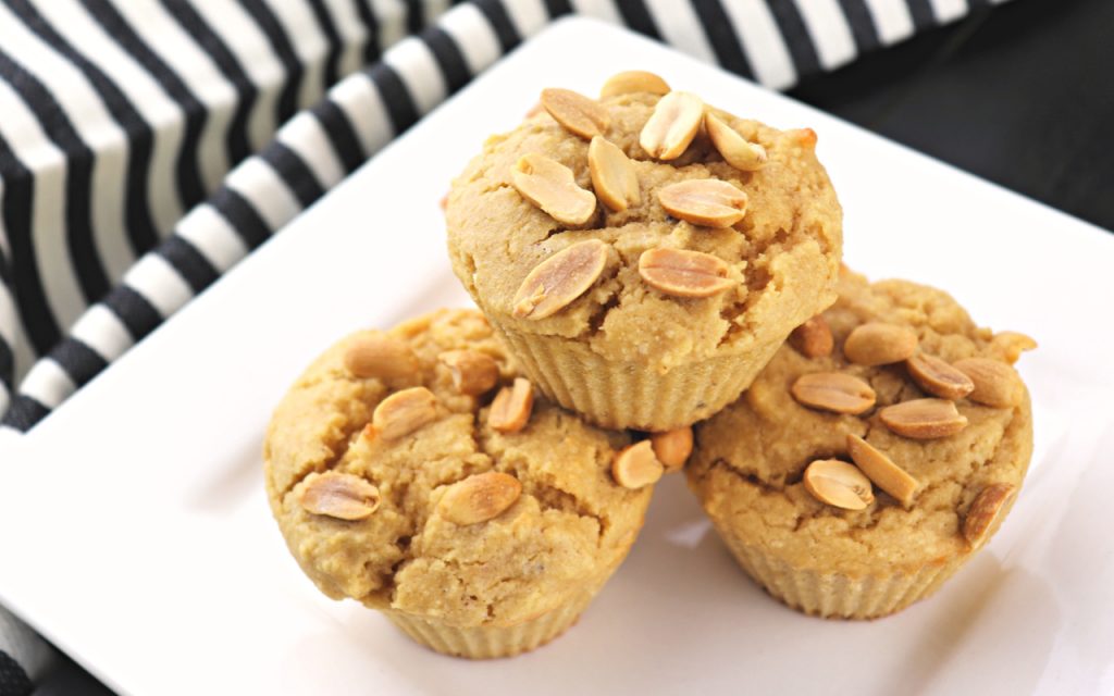 Low carb peanut butter muffins are great for a keto breakfast or low carb lunch! Full of flavor and easy to fit into a low carb diet. Peanut butter and a cream cheese filling equals deliciousness! #peanutbutter #lowcarbmuffins