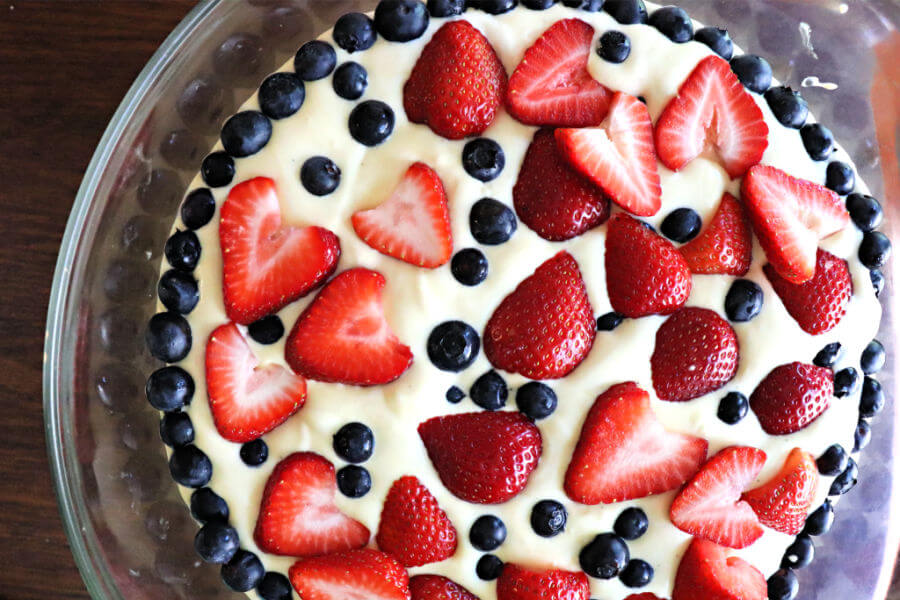 Custard and berries layer on the keto berry trifle #ketorecipes #ketodesserts