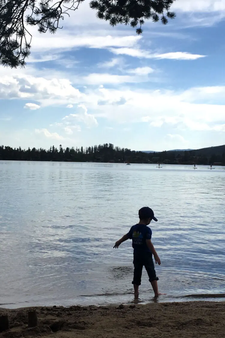 Boy by Grand Lake Colorado #grandlakeco #familytravel