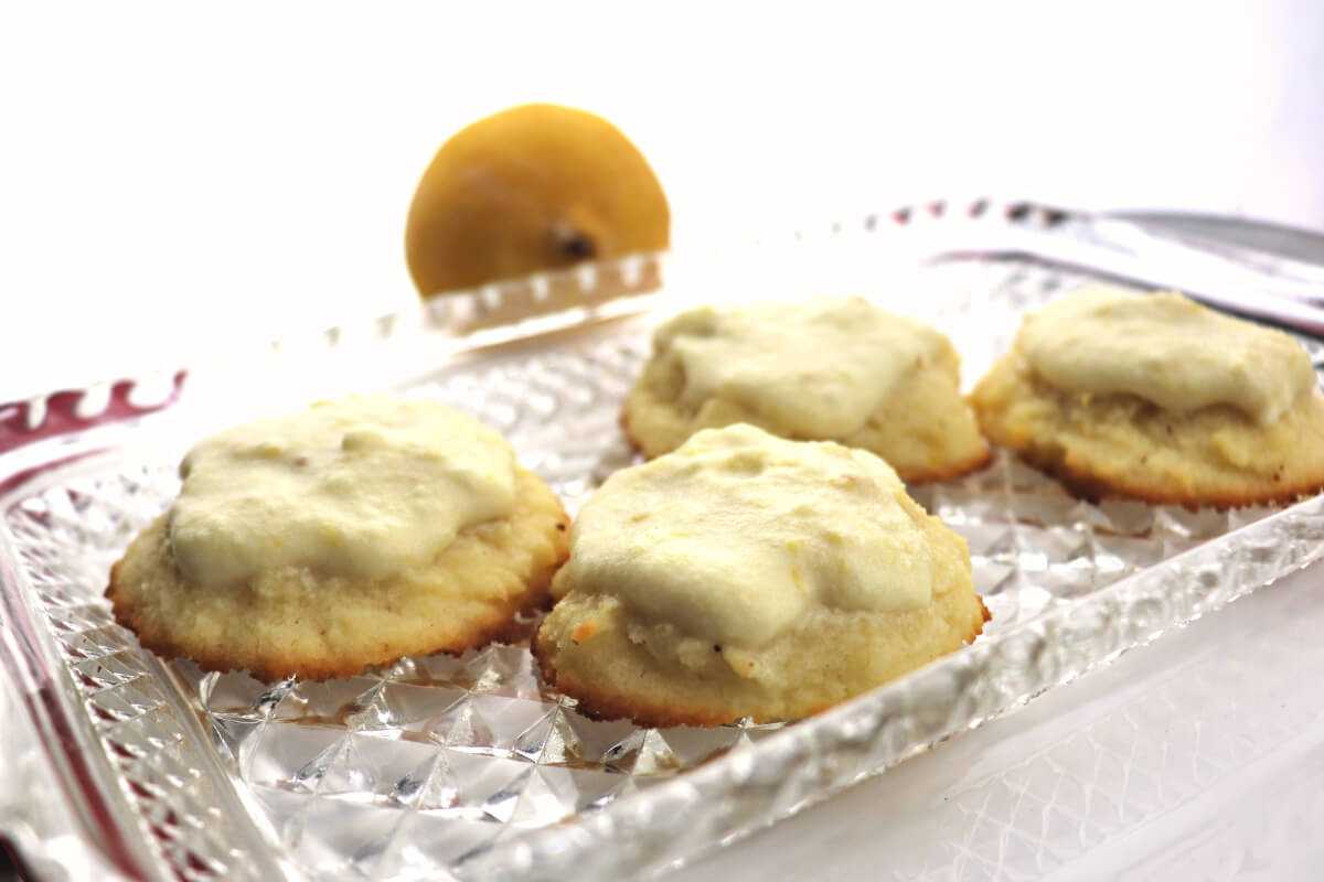 Delicious low carb lemon cookies are a good twist on keto Christmas cookies. #ketocookies #ketodesserts