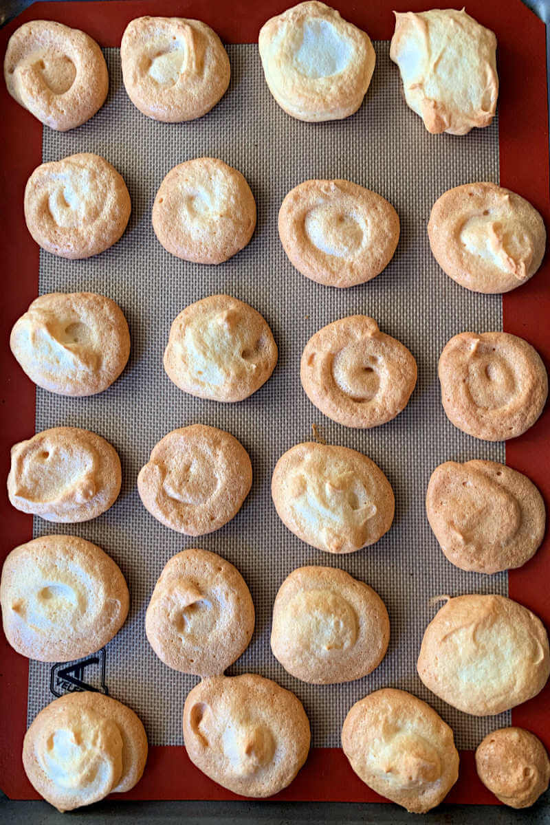 Baked keto meringue cookies #ketocookies #ketorecipes