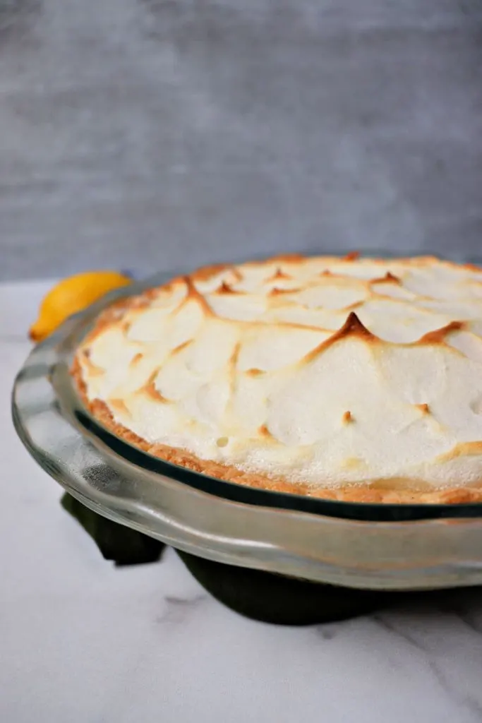 Keto lemon meringue pie is the perfect summer low carb dessert. #ketorecipes #ketodesserts