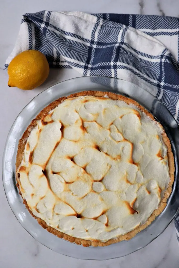 Overhead keto lemon meringue pie.
