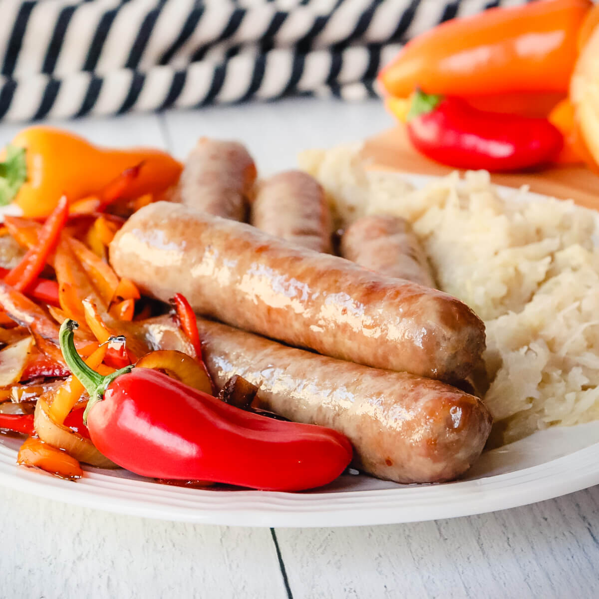 How to Cook Johnsonville Cheddar Brats in the Air Fryer - Mindy's Cooking  Obsession