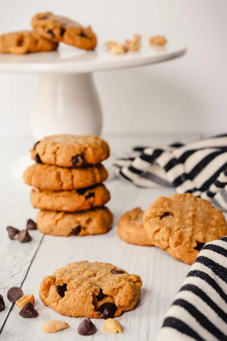 Keto peanut butter chocolate chip cookies