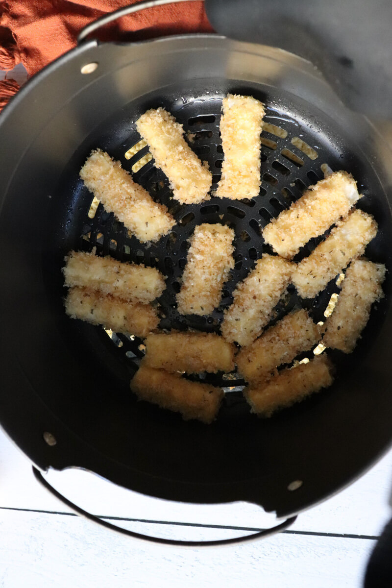 Keto mozzarella sticks in air fryer