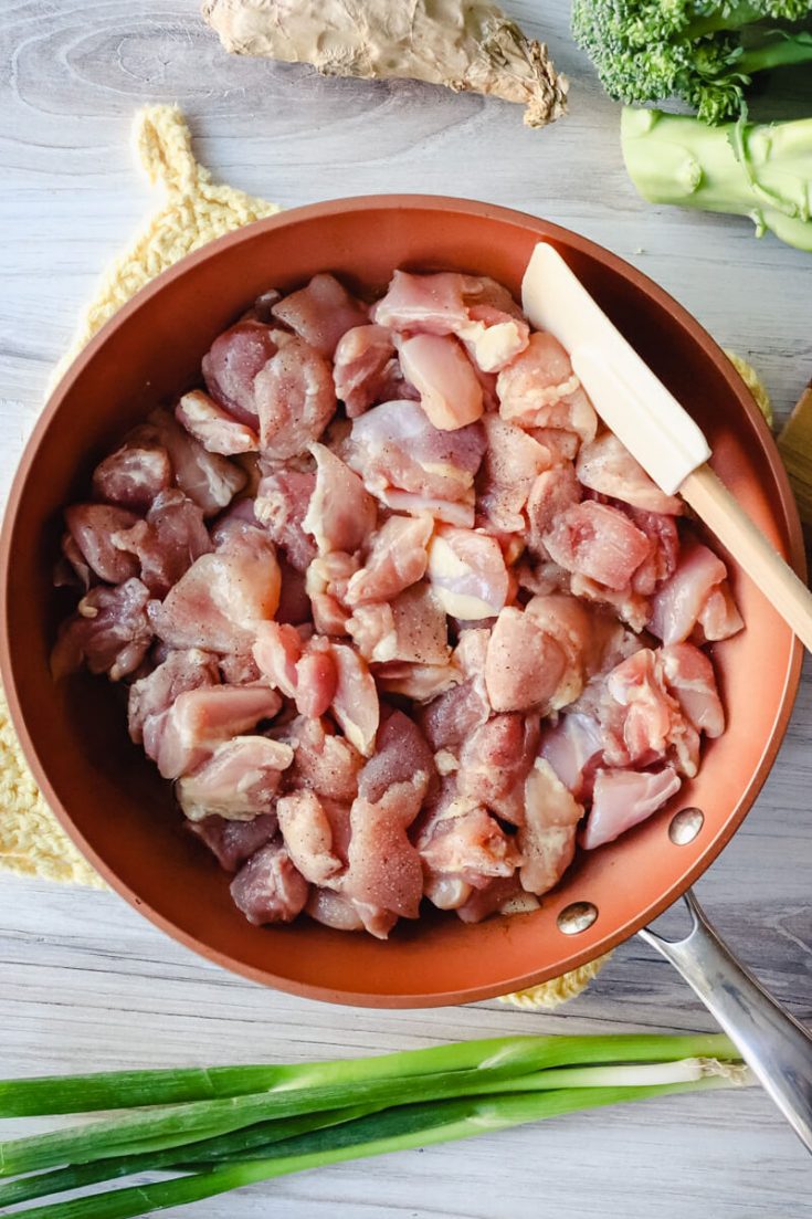 Raw chicken pieces to cook