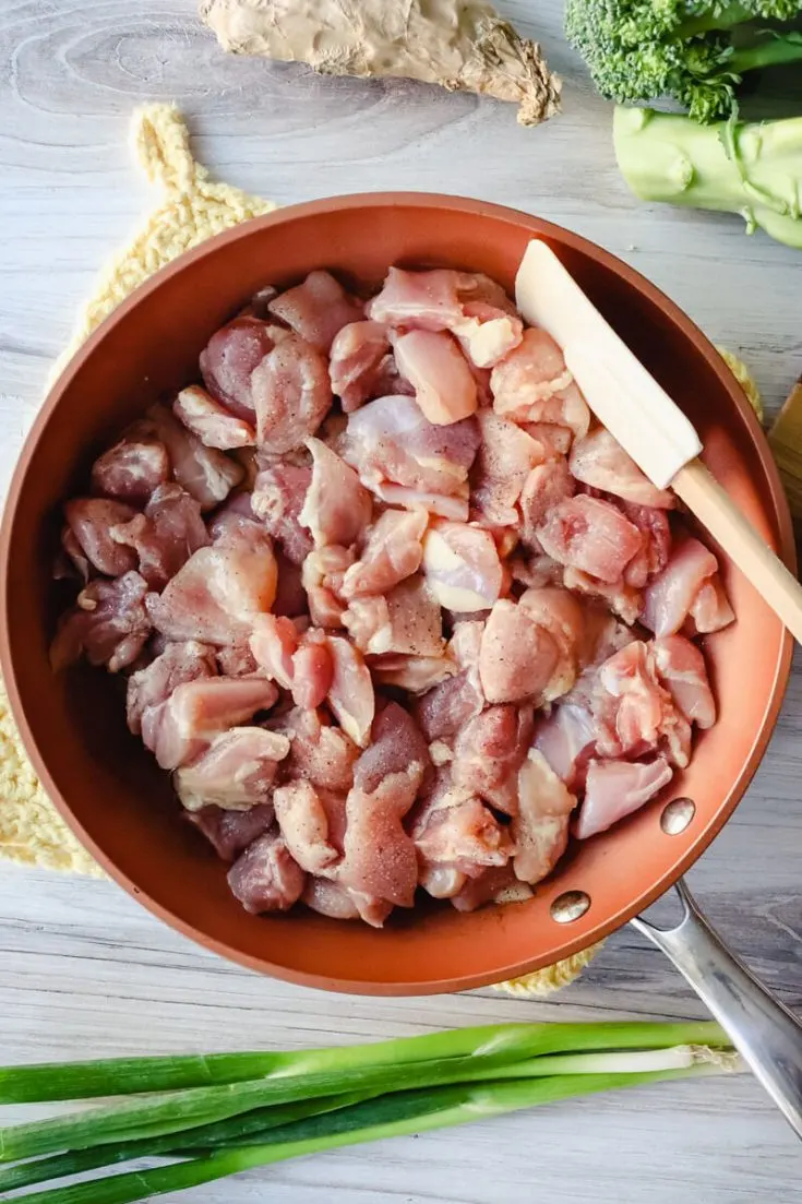 Raw chicken pieces to cook
