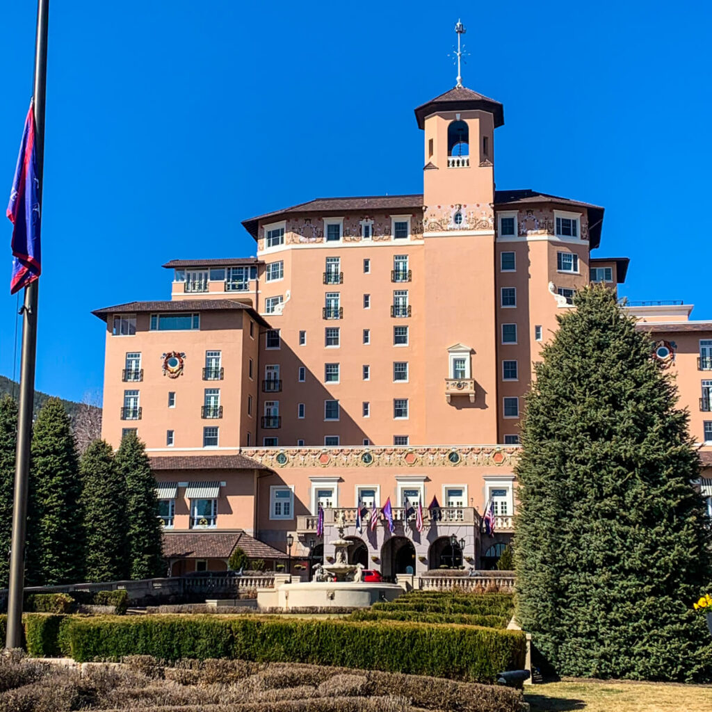 the Broadmoor Hotel front view