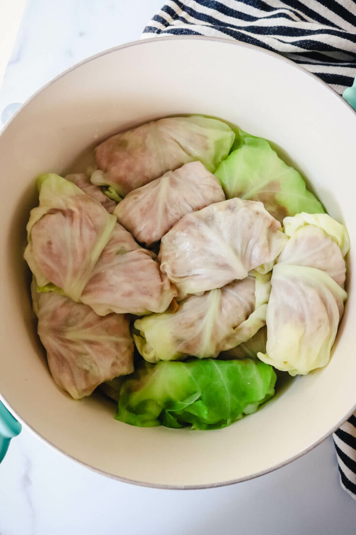 Cabbage rolls in the pot to boil