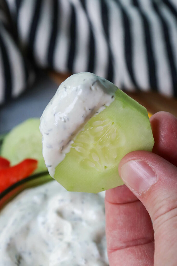 Cucumber piece with keto dill dip