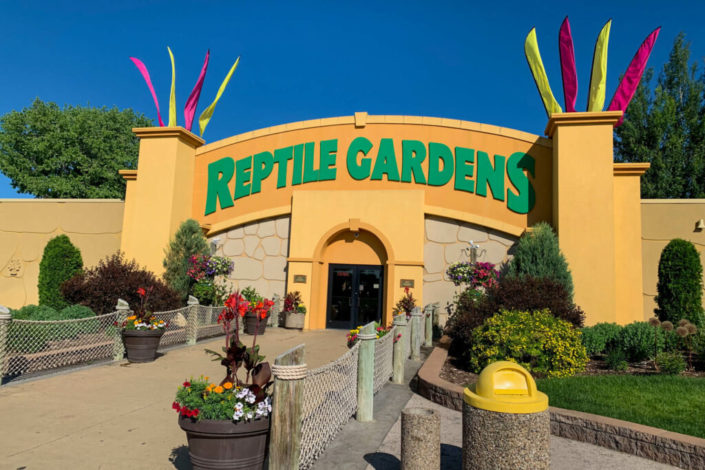 Front entrance to Reptile Gardens