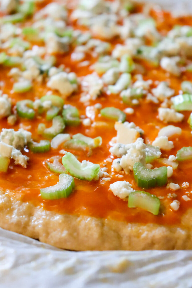 Keto Buffalo Chicken Pizza Recipe - Explorer Momma