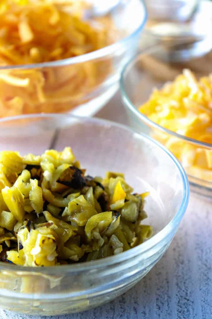 Easy Green Chile Queso {Keto & Low Carb} Dip Recipe