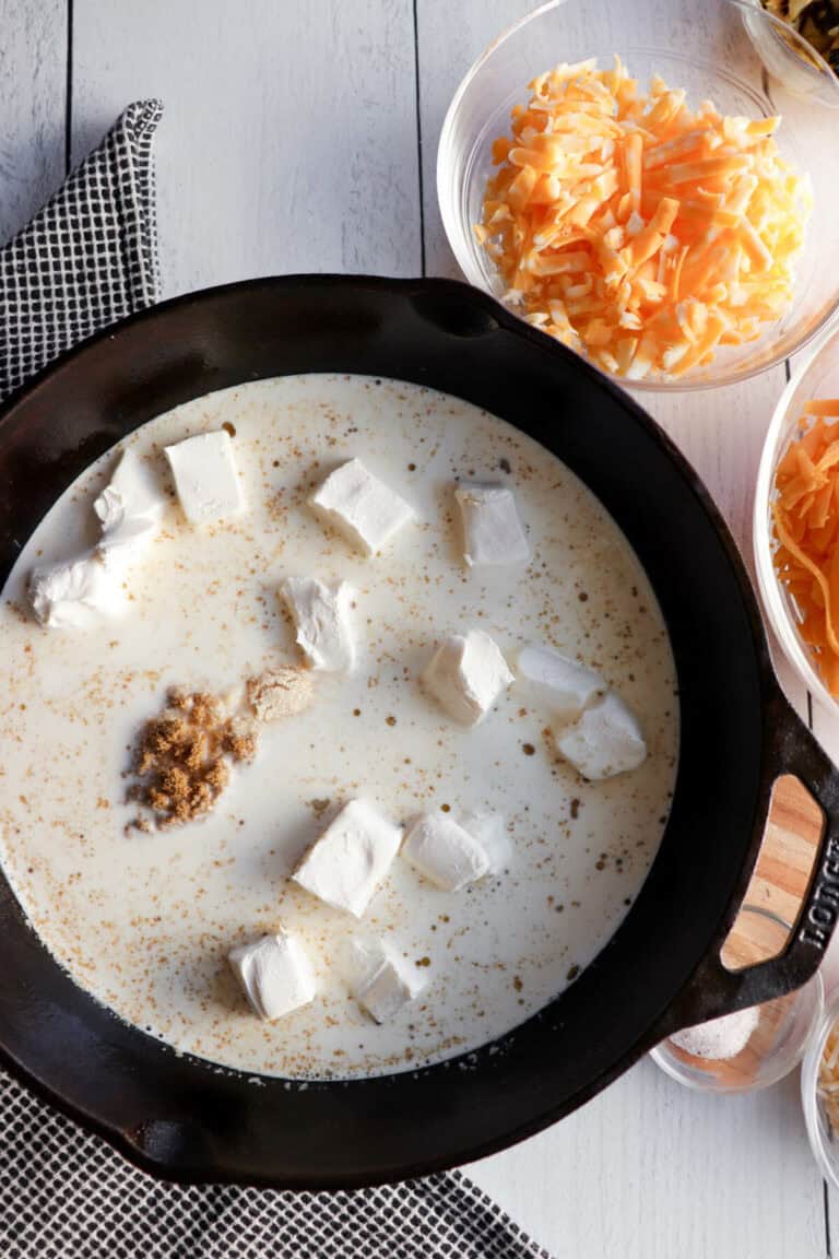 Easy Green Chile Queso {Keto & Low Carb} Dip Recipe