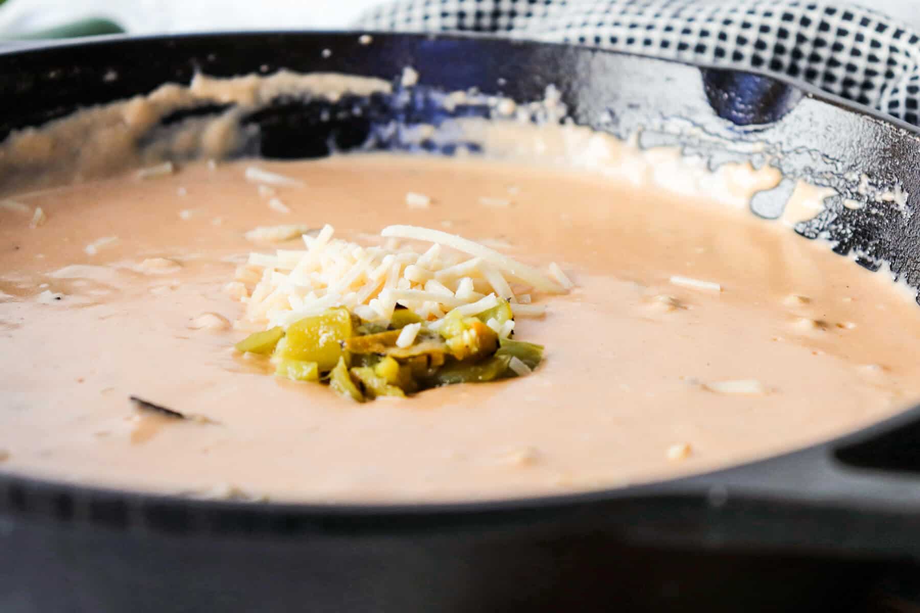 Easy Green Chile Queso {Keto & Low Carb} Dip Recipe