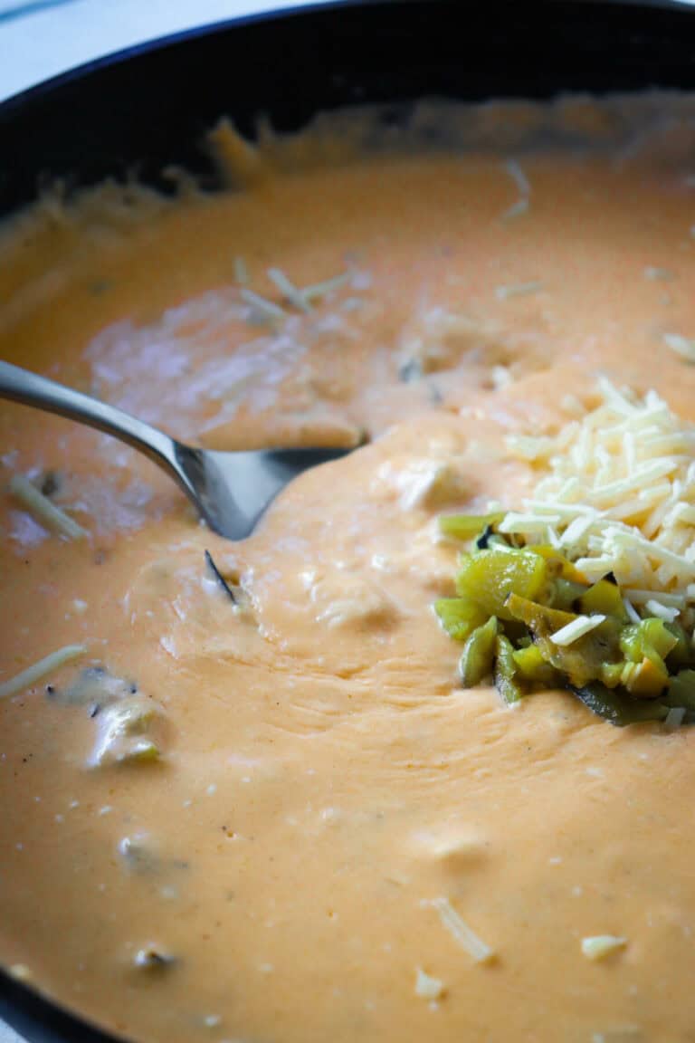 Easy Green Chile Queso {Keto & Low Carb} Dip Recipe