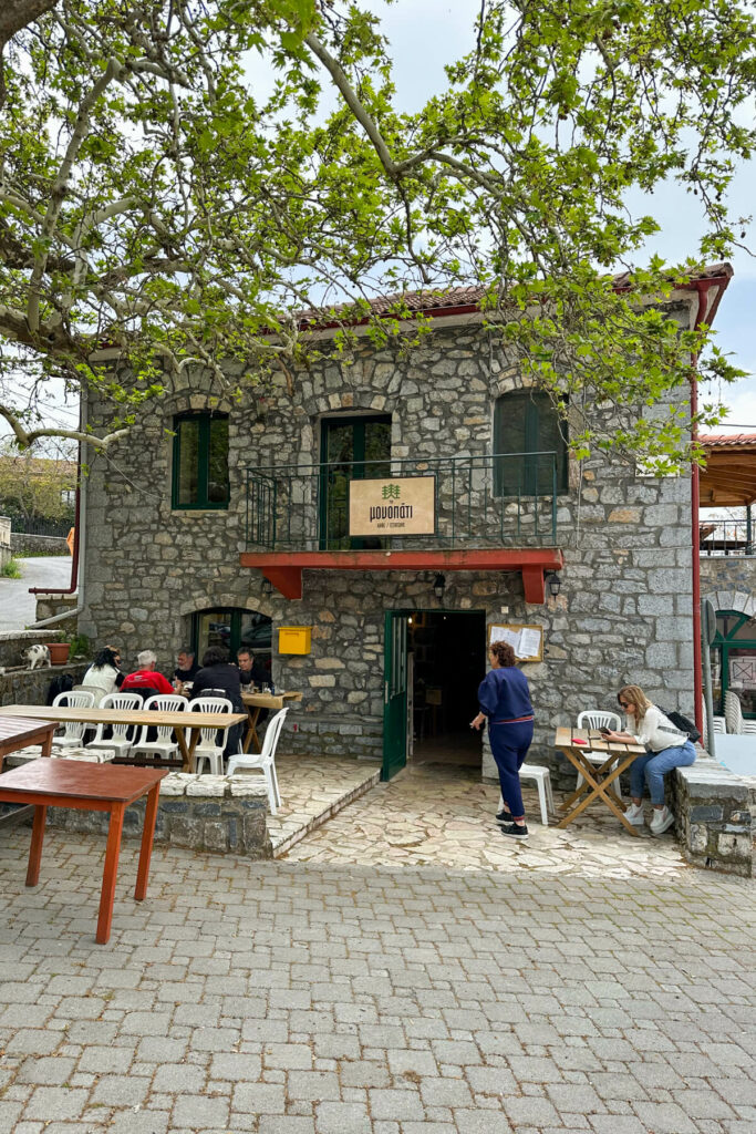Monopati Restaurant in Roino