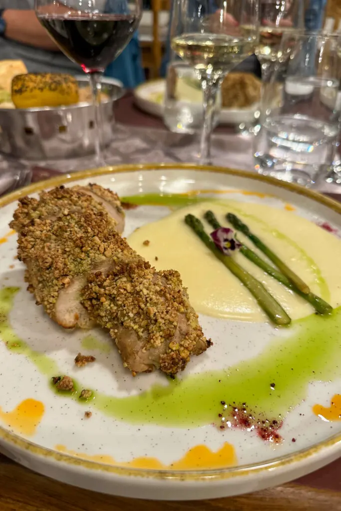 Pork dinner with asparagus and a cream sauce