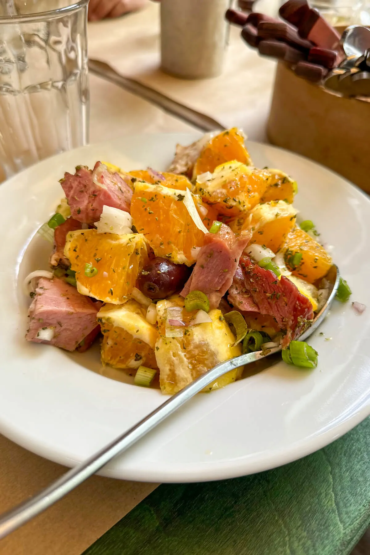 Manaiaki salad with oranges, ham, etc.