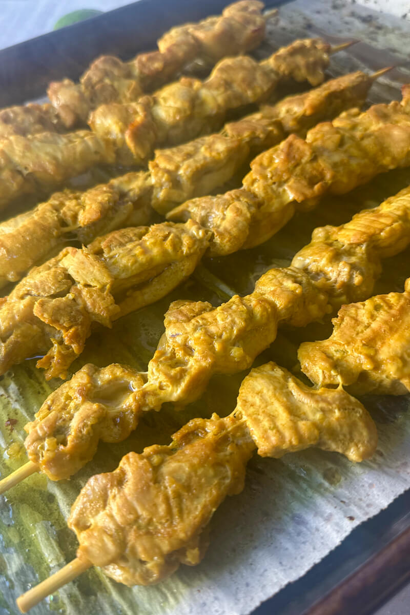 Low carb chicken skewers with steam coming off them